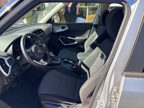 Used 2020 Kia Soul LX image 15