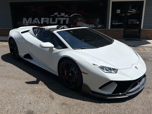 Used 2021 Lamborghini Huracan EVO RWD image 4