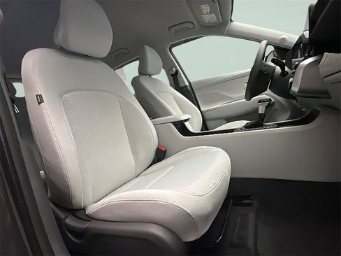 New 2026 Hyundai Kona SE image 13