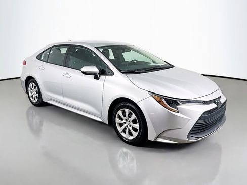 Certified 2023 Toyota Corolla LE image 3