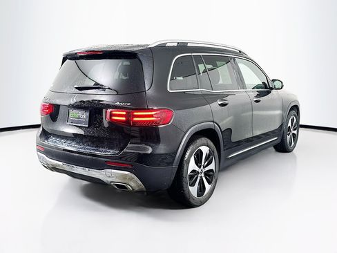 Used 2025 Mercedes-Benz GLB 250 4MATIC image 9