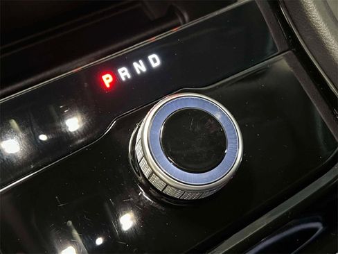 Used 2023 Jeep Grand Cherokee Laredo image 32