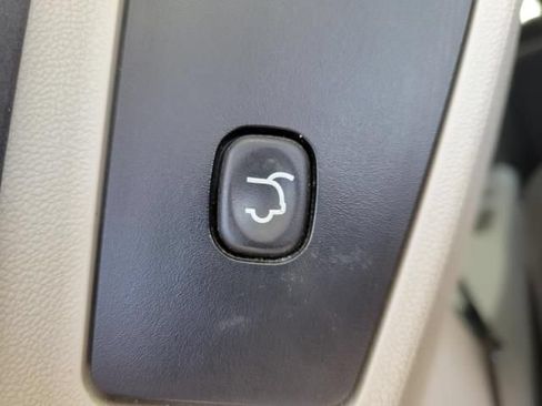 Used 2014 Dodge Grand Caravan SXT FWD image 8