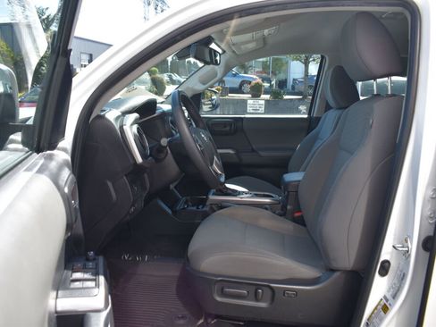 Certified 2023 Toyota Tacoma SR5 w/ Black Out Package (TMS) AWD/4WD image 14