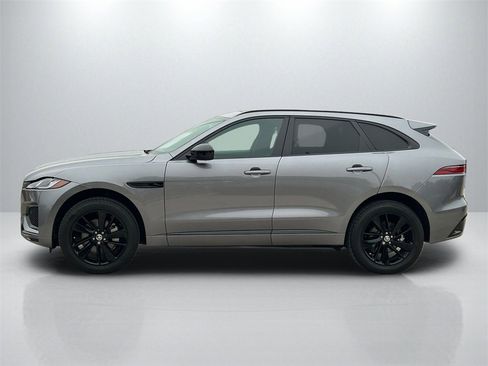 Used 2024 Jaguar F-PACE R-Dynamic S image 8