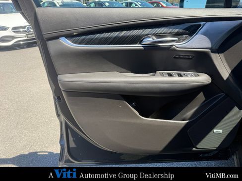 Used 2020 Cadillac XT6 Premium Luxury AWD/4WD image 16