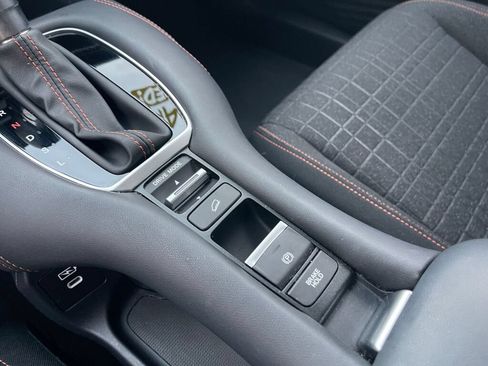 Certified 2024 Honda HR-V Sport image 14