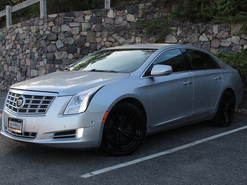 Used 2014 Cadillac XTS Luxury image 2