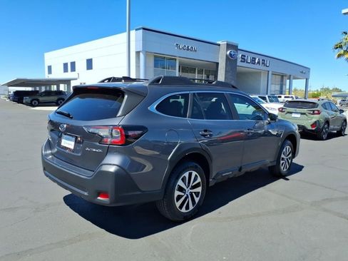 Used 2024 Subaru Outback Premium AWD/4WD image 11