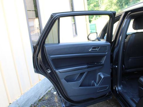 Used 2020 Volkswagen Atlas Cross Sport SE image 20