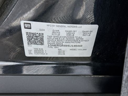 Used 2025 Chevrolet Traverse LT FWD image 12