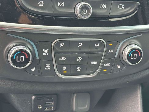 Used 2023 Chevrolet Traverse RS AWD/4WD image 26