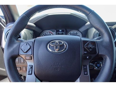 Certified 2023 Toyota Tacoma TRD Off-Road w/ Advanced Technology Package AWD/4WD image 17