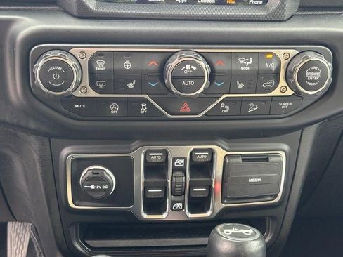 Used 2019 Jeep Wrangler Unlimited Sahara w/ Dual Top Group image 21