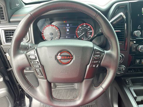Used 2023 Nissan Titan PRO-4X w/ Pro-4x Convenience Package AWD/4WD image 7
