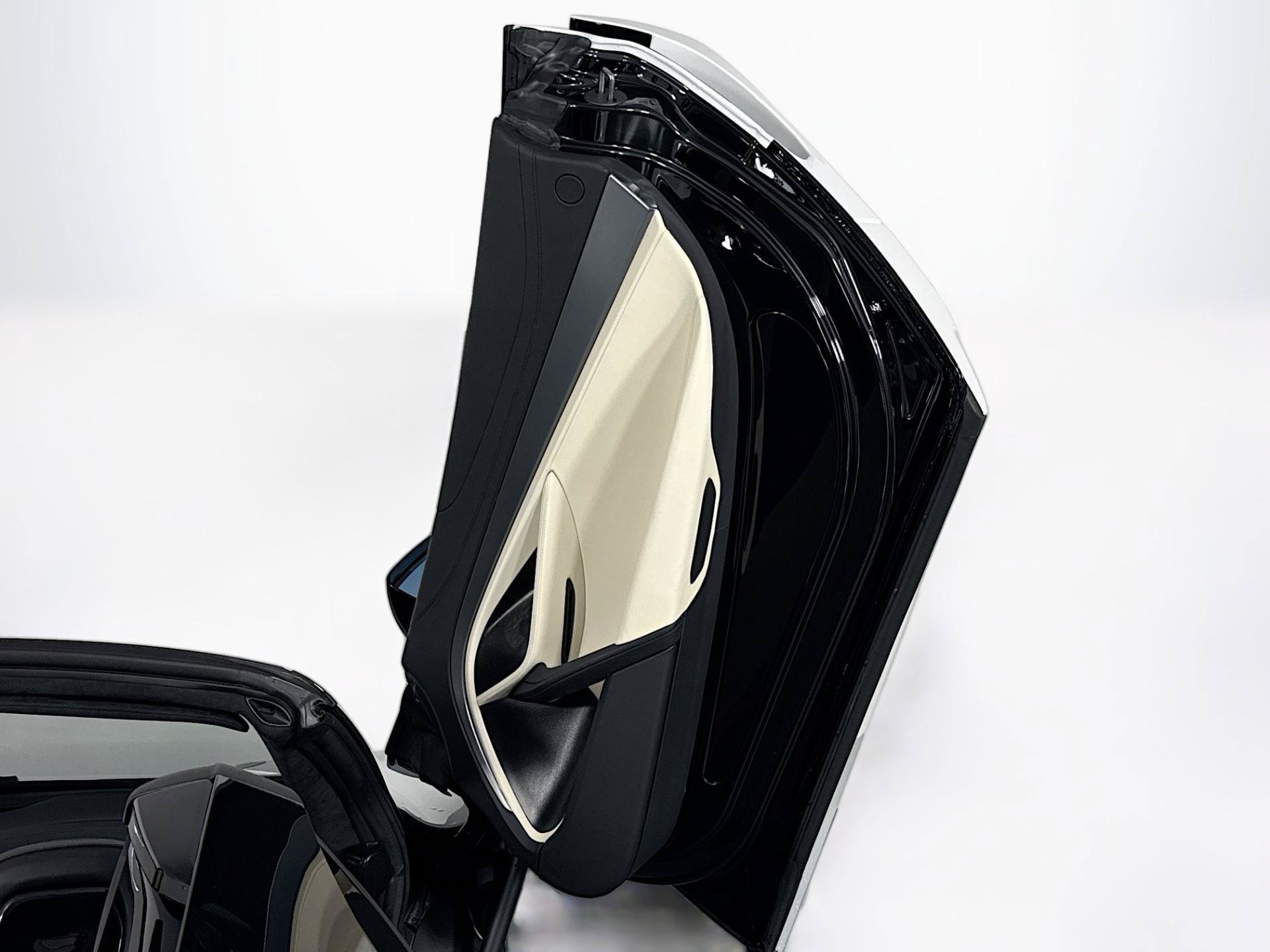 Used 2024 McLaren 750S Spider RWD image 56