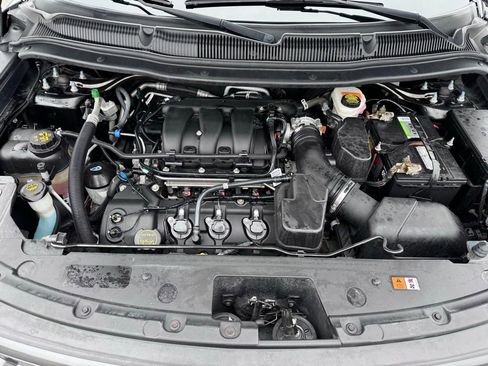 Used 2018 Ford Explorer XLT w/ Equipment Group 202A image 35