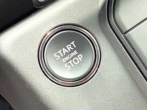 New 2026 Land Rover Defender 110 X-Dynamic SE AWD/4WD image 37