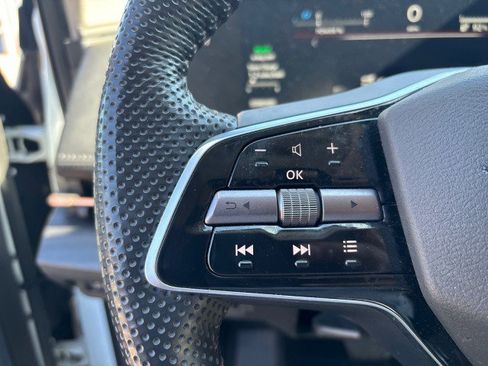 Used 2024 Nissan Ariya AWD image 17