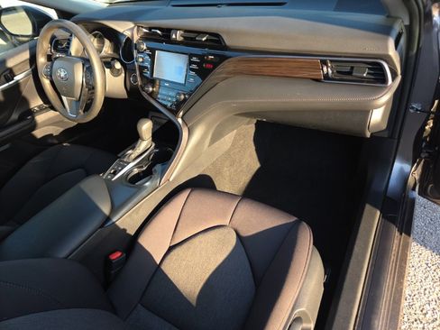 Used 2020 Toyota Camry LE image 13