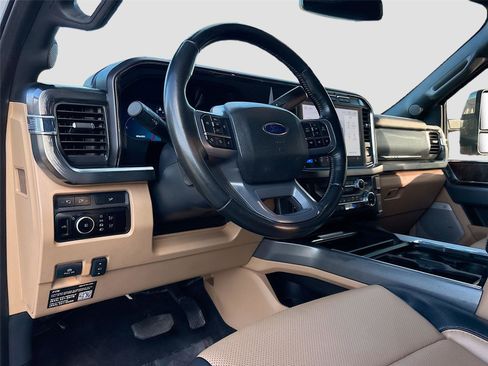 Used 2023 Ford F250 Lariat w/ Chrome Package image 10