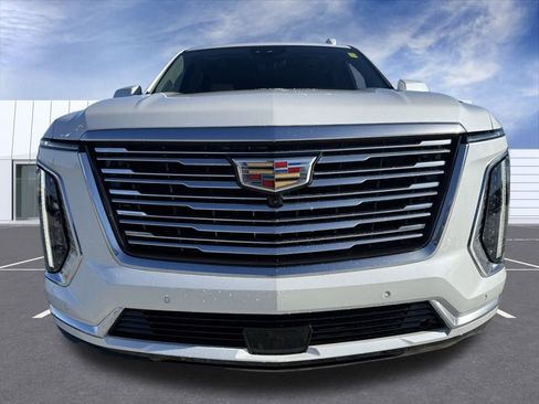 Certified 2025 Cadillac Escalade Premium Luxury Platinum w/ LPO, Floor Liner Package image 7