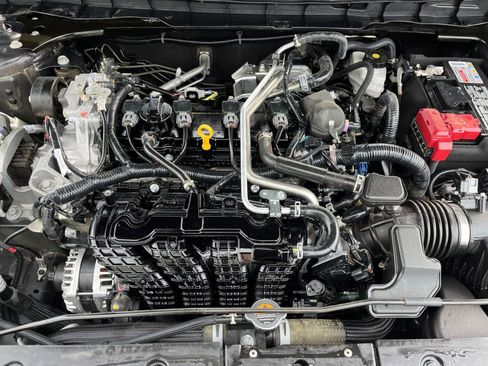 Used 2025 Nissan Altima 2.5 SV image 33