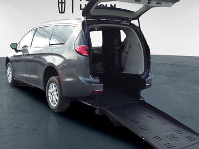 Used 2022 Chrysler Pacifica Touring-L