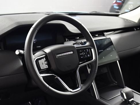 Used 2025 Land Rover Discovery Sport S image 13
