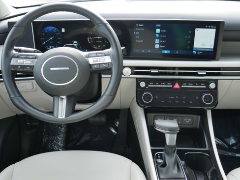 Used 2025 Hyundai Tucson SEL image 16