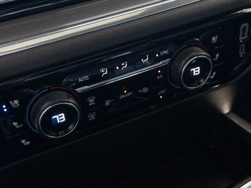 Used 2024 Chevrolet Silverado 1500 High Country w/ High Country Premium Package image 32