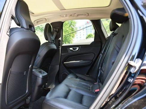 Certified 2023 Volvo XC60 B5 Core w/ Climate Package AWD/4WD image 13