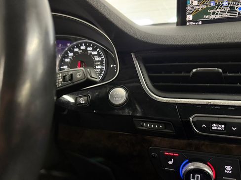 Used 2017 Audi Q7 3.0T Premium AWD/4WD image 22