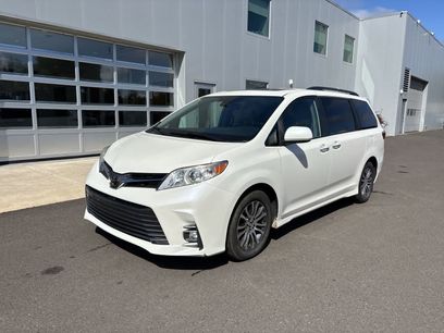 Used 2020 Toyota Sienna XLE