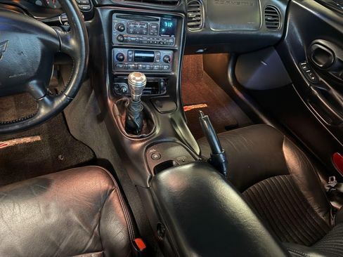 Used 2002 Chevrolet Corvette Z06 w/ Memory Pkg image 19