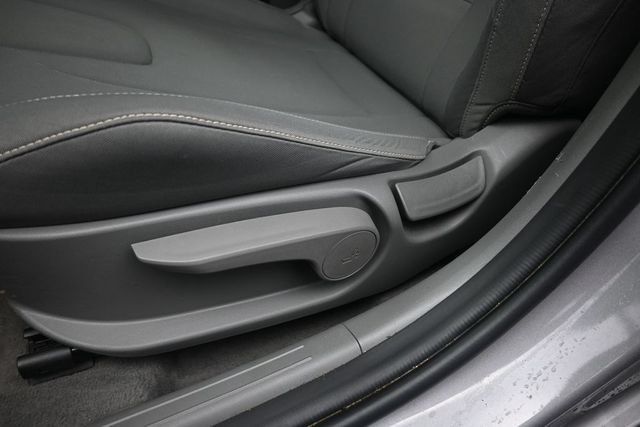 Used 2024 Hyundai Elantra SEL FWD image 13