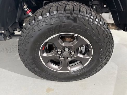 Used 2022 Jeep Gladiator Rubicon w/ LED Lighting Group AWD/4WD image 7