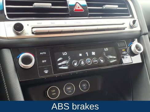 Used 2026 Genesis G70 2.5T image 5