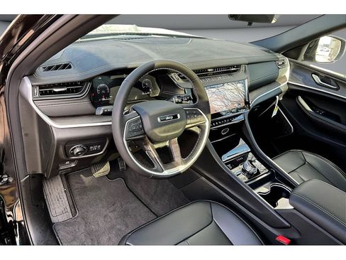 New 2026 Jeep Grand Cherokee L Limited w/ Limited Altitude Package AWD/4WD image 7