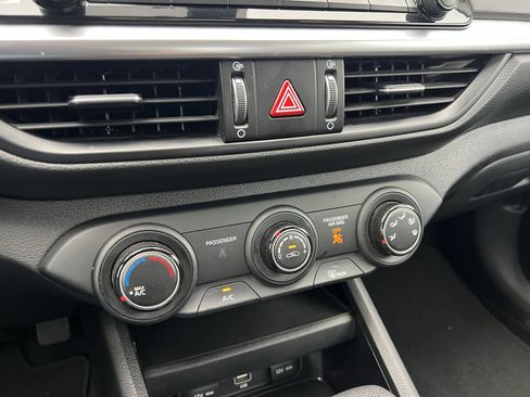 Used 2023 Kia Forte LXS image 28