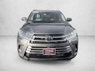 Used 2019 Toyota Highlander Limited Platinum video 2