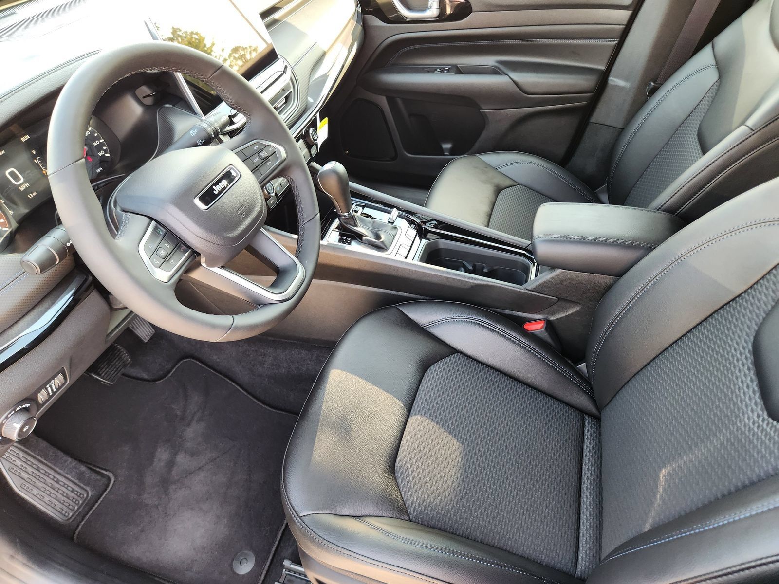 New 2026 Jeep Compass Latitude AWD/4WD image 12