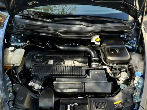 Used 2011 Volvo C30 T5 w/ Preferred Pkg FWD image 40