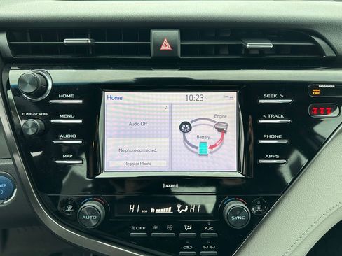 Certified 2020 Toyota Camry LE image 17