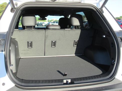 Used 2026 Chevrolet Equinox RS w/ Convenience Package III FWD image 30