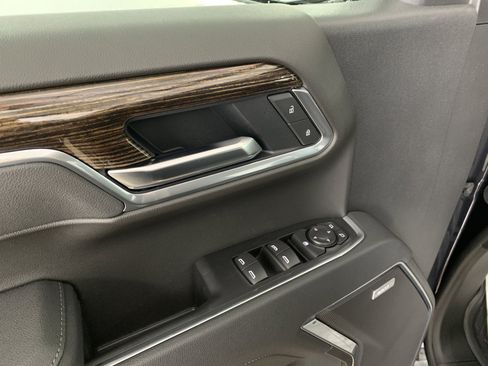 New 2026 GMC Sierra 1500 Elevation image 18