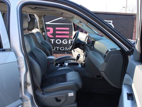 Used 2006 Jeep Grand Cherokee SRT8 w/ SRT Option Group I AWD/4WD image 11