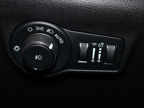 Used 2024 Jeep Compass Latitude AWD/4WD image 45