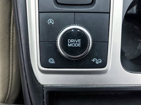 Used 2021 Ford Explorer XLT image 27