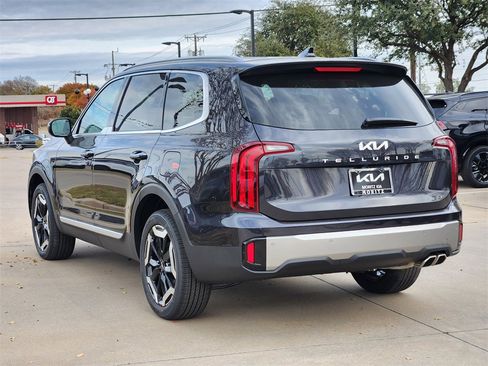 New 2025 Kia Telluride S image 3